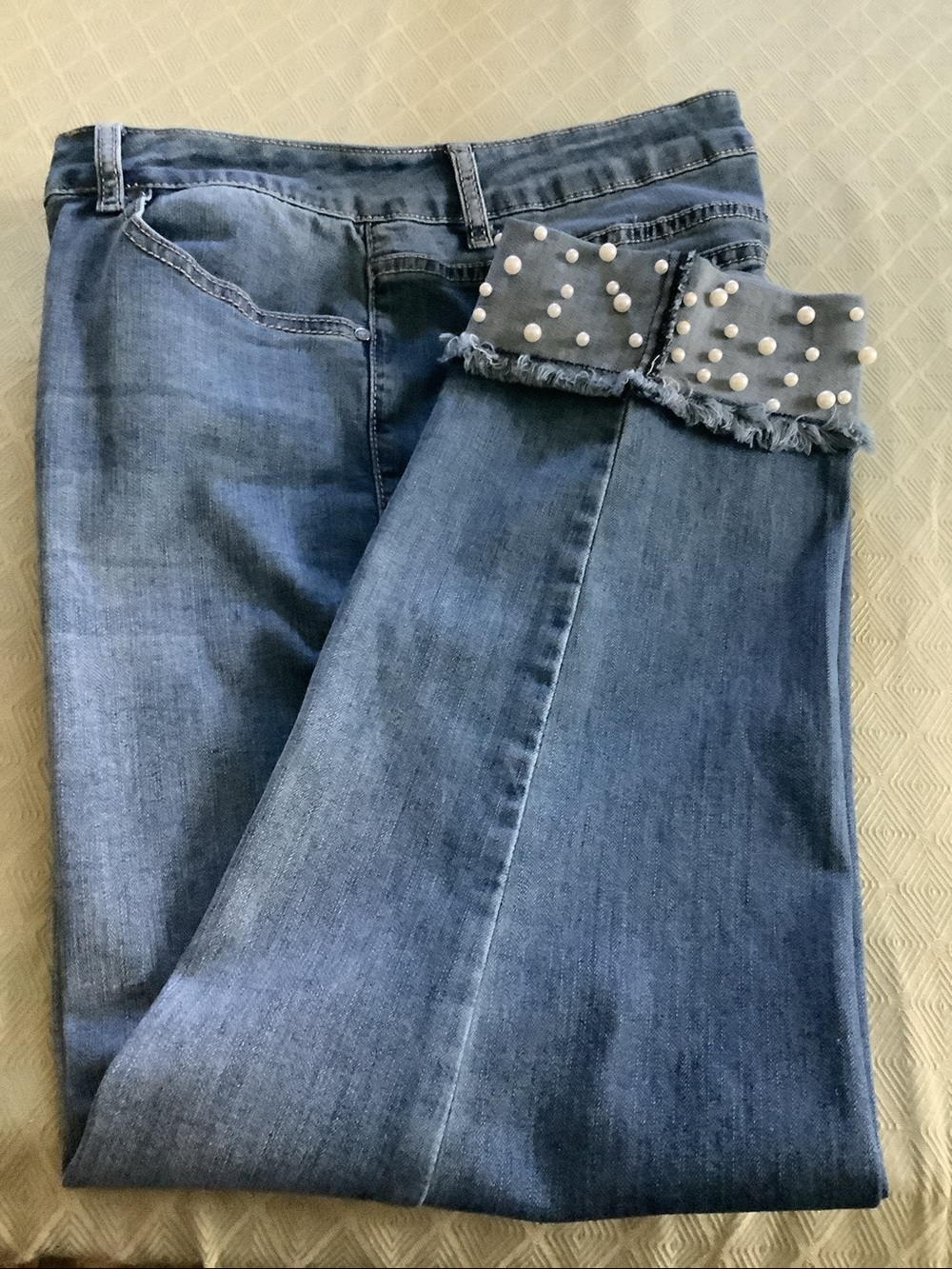 Earl Jeans Indigo Cropped Ankle Jeans with Pearl Embellished Fray Hem Size 16